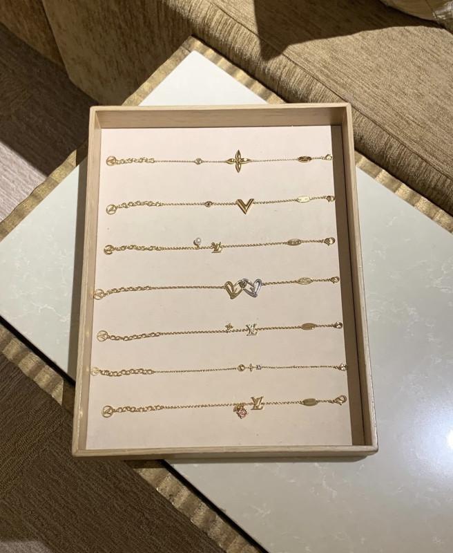 مطليات أساور